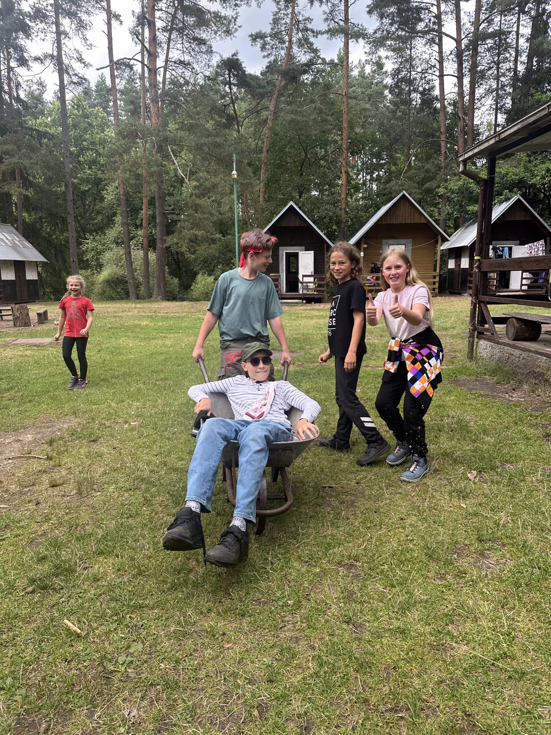 u nás na táboře si pomáháme